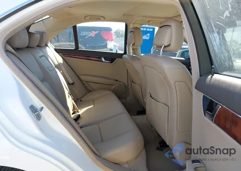 2010 Mercedes-Benz C 300 Luxury 4Matic/Sport 4Matic из США, поврежденный, VIN WDDGF8BB0AR126369